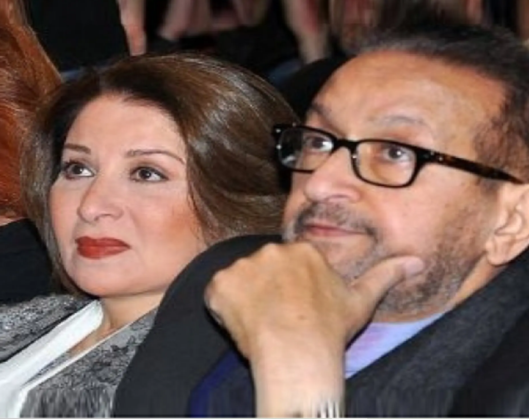 صورة نادرة من زفاف نور الشريف وبوسي وأخرى لأفراد أسرتهما