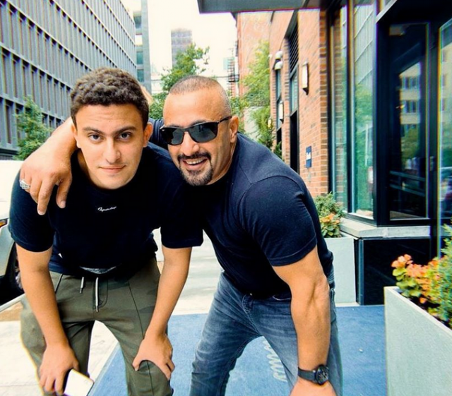 أحمد السقا يتذكر طفولة ابنه ياسين بصورة مميزة