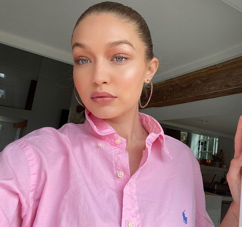 بالصورة - جيجي حديد تنجب مولودها... صبي أم بنت؟