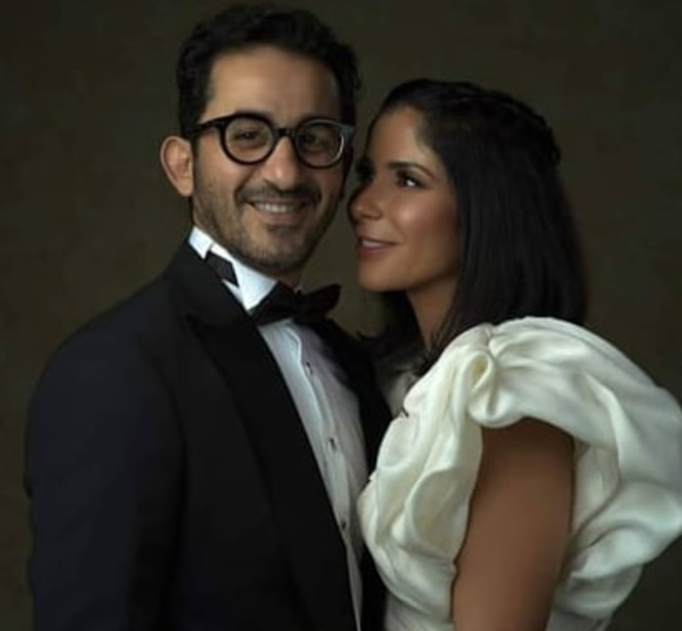 بالفيديو  - أحمد حلمي يكشف شرطاً فرضه عليه والد منى زكي حين ذهب لخطبتها