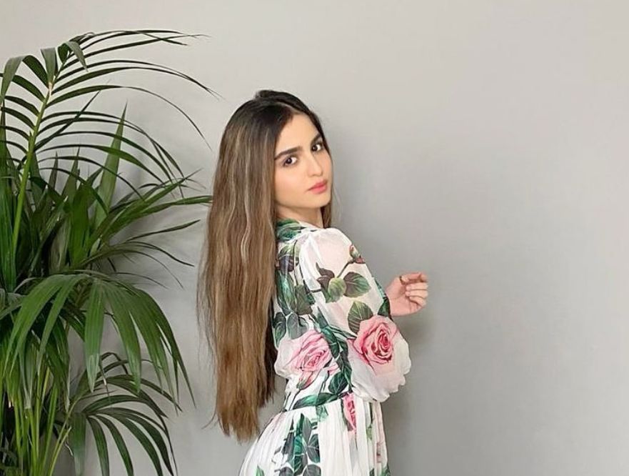 بالصورة - حلا الترك تعود إلى الواجهة بشكل مختلف تماماً