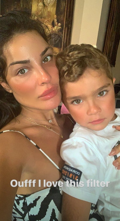 نادين نسيب نجيم وابنها جيوفاني 