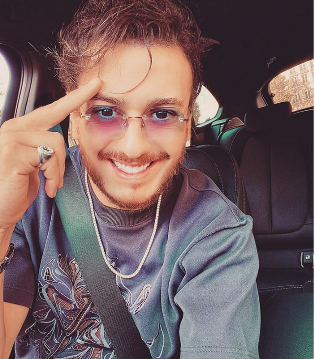 بالصورة -  سعد لمجرد يتأثر بشدة بجريمة اعتداء على طفل ويطالب بالإعدام