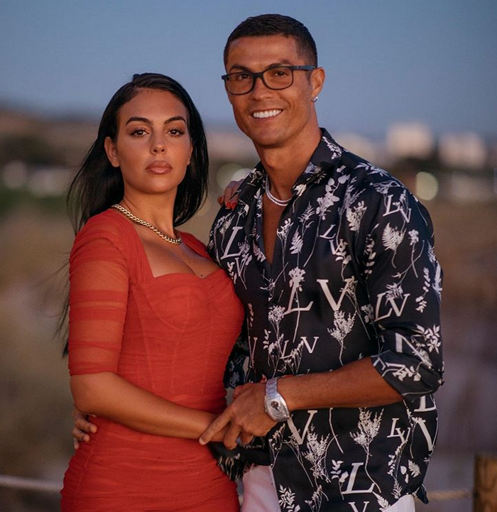 هكذا طلب كريستيانو رونالدو يد حبيبته جورجينا للزواج