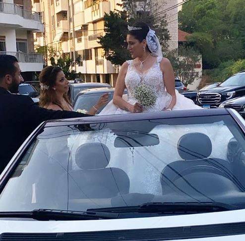 بالصور - نجمة لبنانية تُحجز في مصر وتُمنع من حضور زفاف 