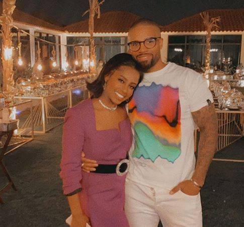 بالفيديو - داليا مبارك تحتفل بميلاد زوجها.. وهذا عمره الحقيقي