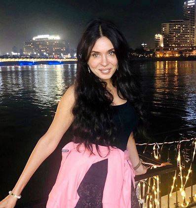 دينا تخضع لجراحة وتكشف عن إصابة ابنها في يوم واحد