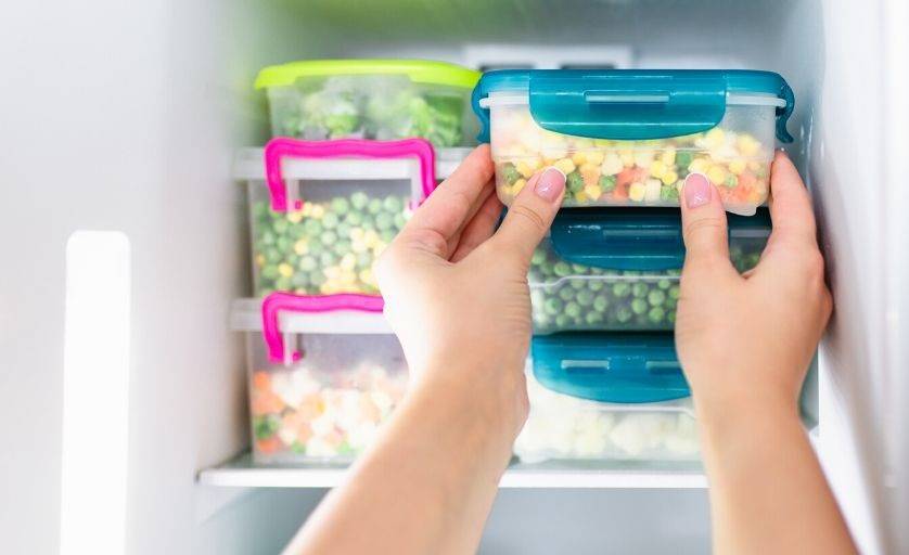 ما المدة الصحية لحفظ الخضار في الفريزر؟