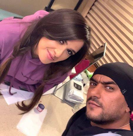 ياسمين عبدالعزيز تسخر من زوجها بفيديو طريف