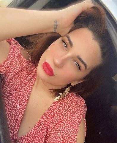 أسما شريف منير تستعرض رشاقتها وتحتفل بميلاد زوجها