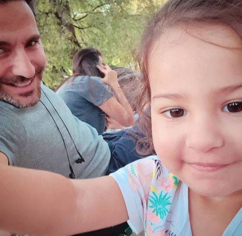 وسام بريدي وريم السعيدي يحتفلان بميلاد طفلتهما بيلا.. فيديو طريف