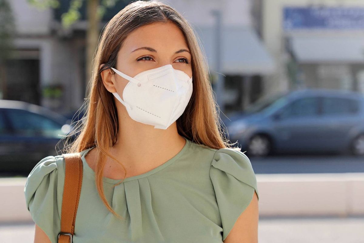 هل تسبب الكمامة الألم في اذنيك؟ إليك الحلول السهلة