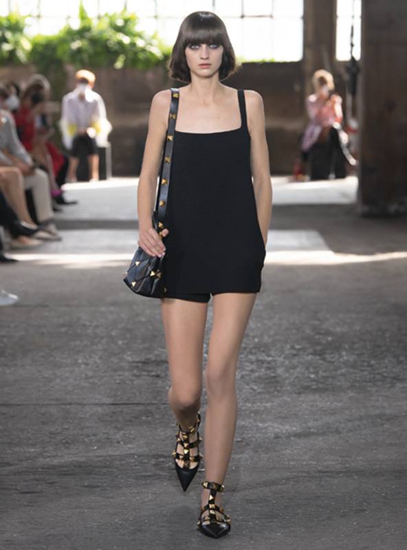 عرض فالنتينو وقواعد الرومانسية الأولى