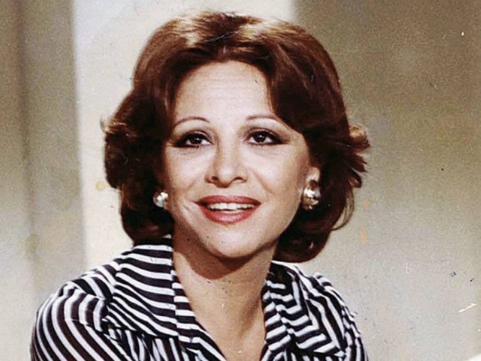 صور قديمة تجمع فاتن حمامة ووالدها وزوجها الأول