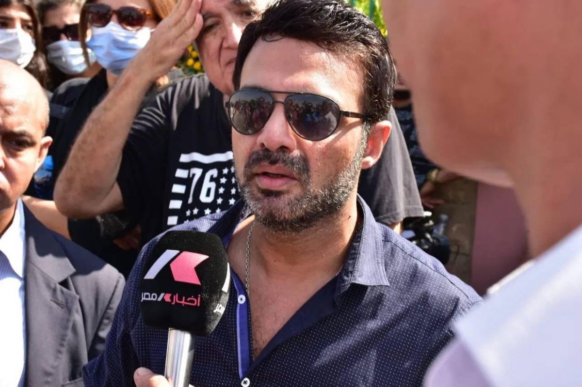 عمرو محمود ياسين يكشف حقيقة وصية والده الأخيرة