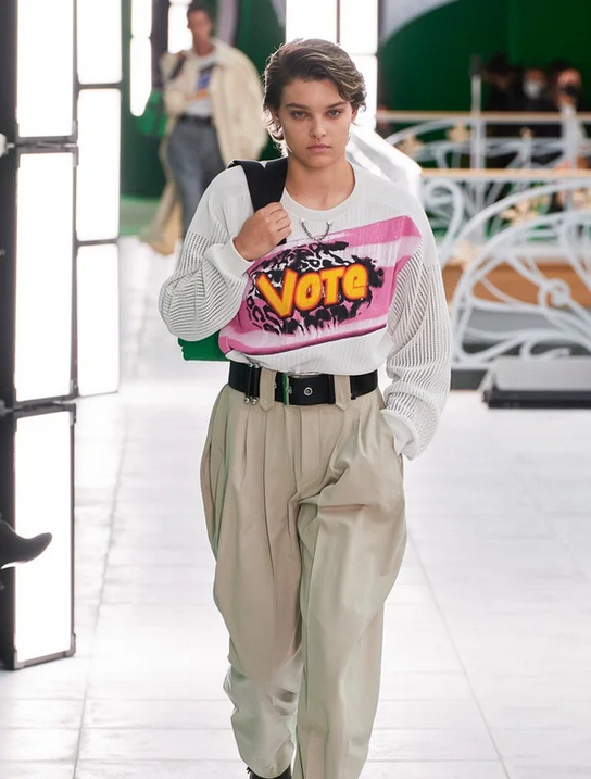 اخترنا لك - أبرز 3 صيحات من مجموعة Louis Vuitton لربيع وصيف 2021