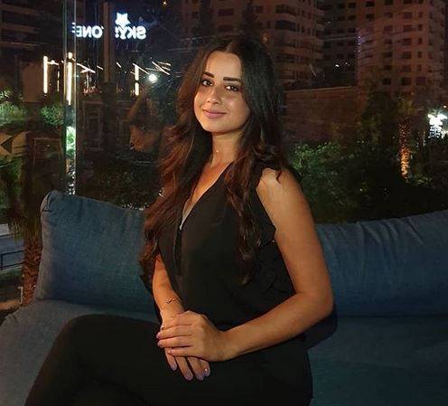 بالفيديو - روعة السعدي وشقيقتها حديث السوشيال ميديا برقصة خجولة