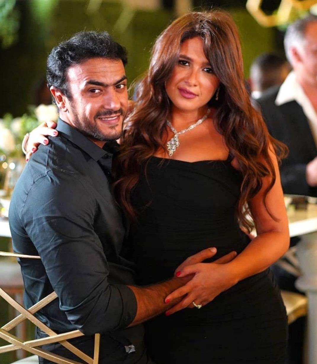 بالفيديو - أحمد العوضي يخنق ياسمين عبد العزيز... وهي تستغيث