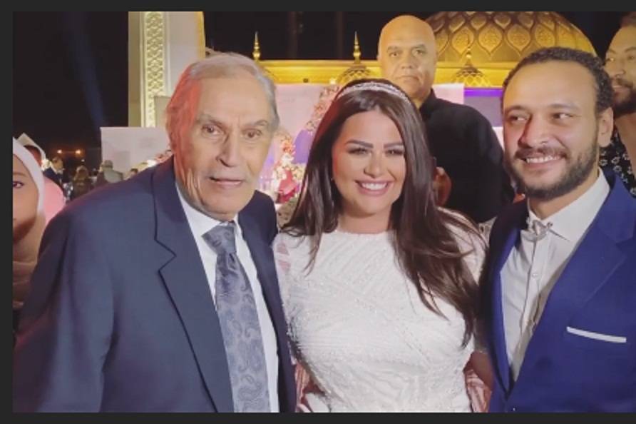 الظهور الأول لعزت العلايلي بعد غياب طويل في قران هنادي مهنى