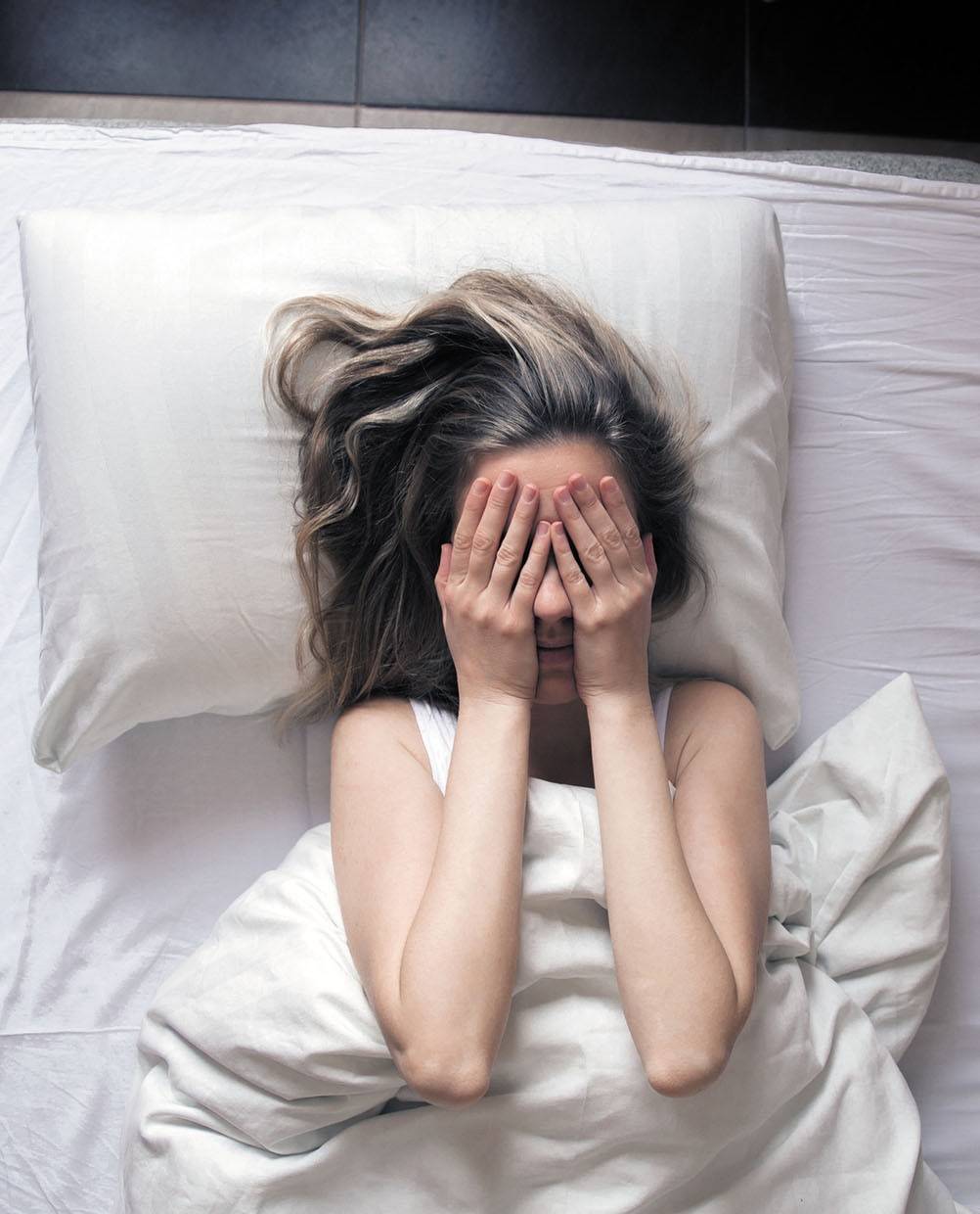 ليست طرق العناية... 3 قواعد لتحافظي على جمالك أثناء نومك