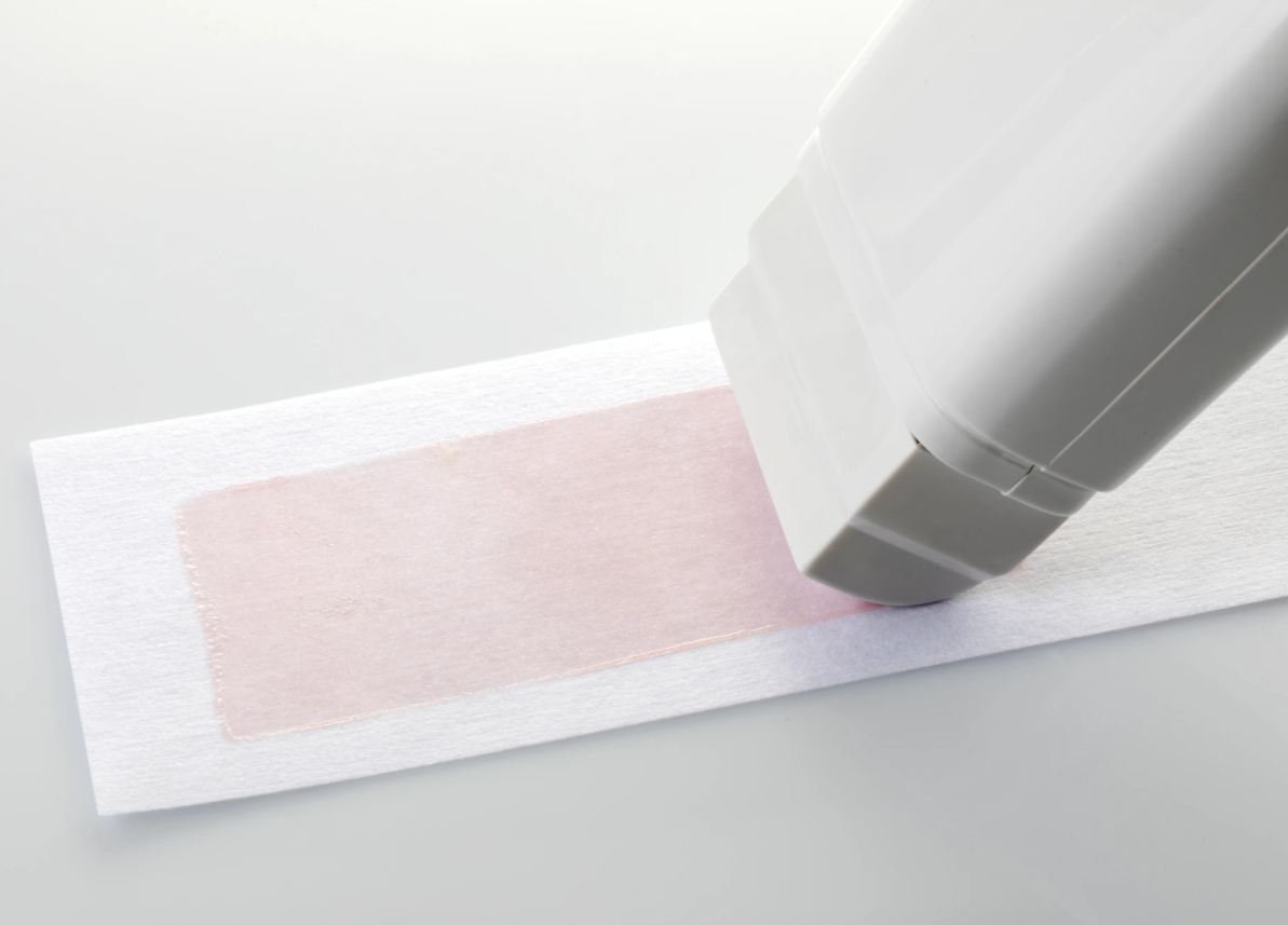 أخطاء ترتكبينها تضر ببشرتك بعد إزالة الشعر الزائد