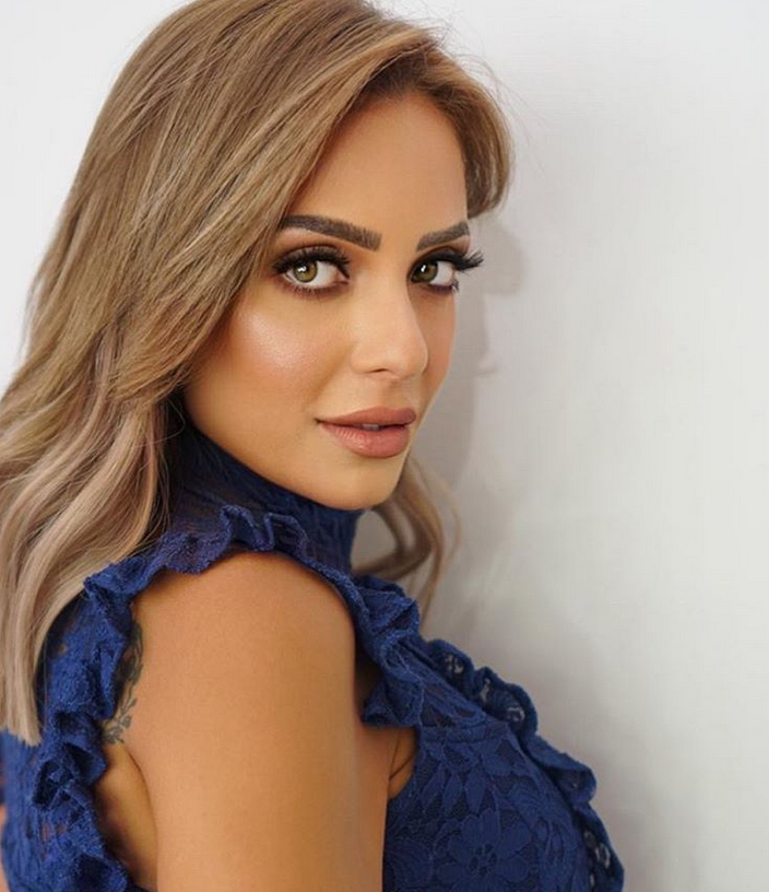 بالفيديو – ريم البارودي تكشف عيباً خلقياً في فمها عرّضها للتنمّر