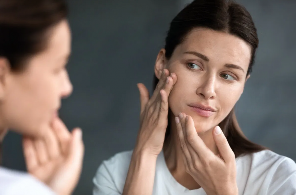 بمكوّنين من ثلاجتك تتخلّصين من تجاعيد وجهك