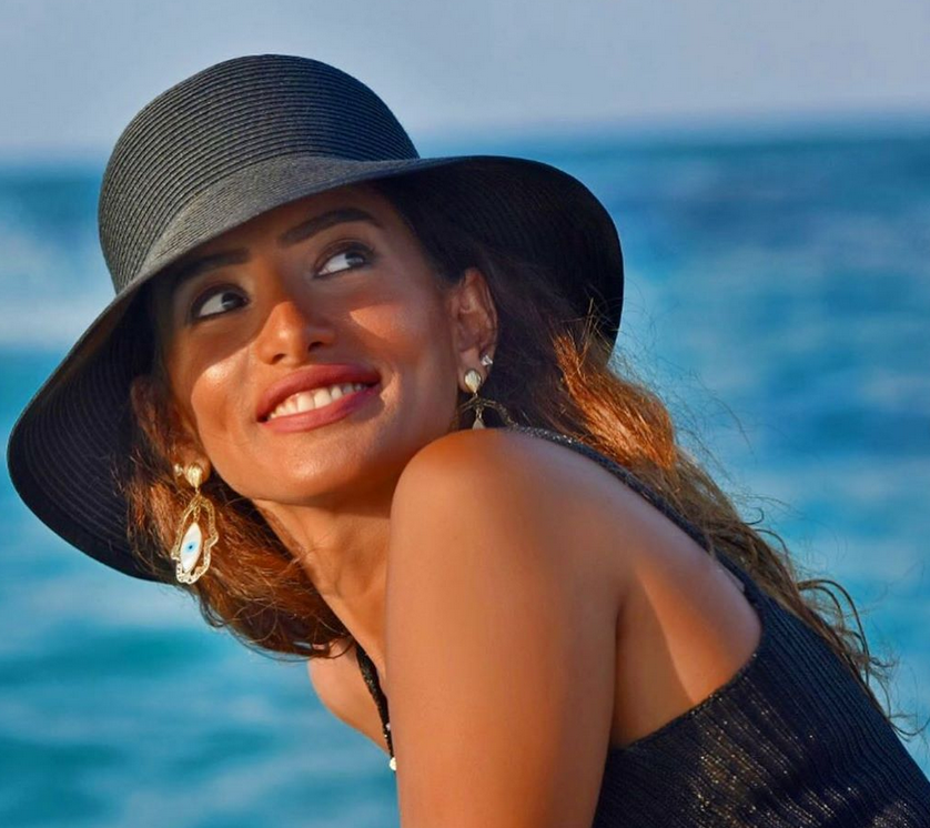 زينة تنشر صورة لتوأمها... هكذا اصبحا في سن الـ7 سنوات