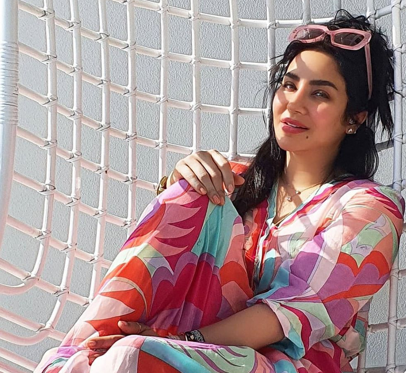 بالصورة - الجمهور يدافع عن لجين عمران في وجه مي العيدان لهذا السبب