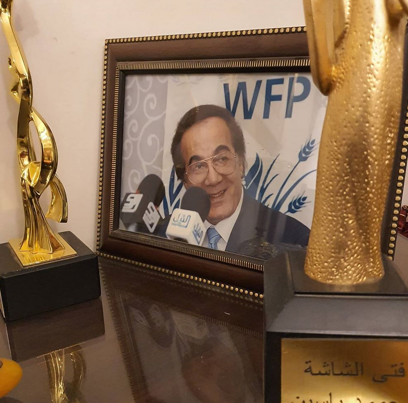 بصورة من طفولته... عمر محمود ياسين يوجّه كلمات مؤثرة الى والده