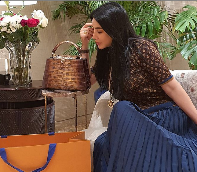 بالفيديو - لهذا السبب لجين عمران تستعيد مرحلة إرضاع ابنيها وهذا ما كشفته