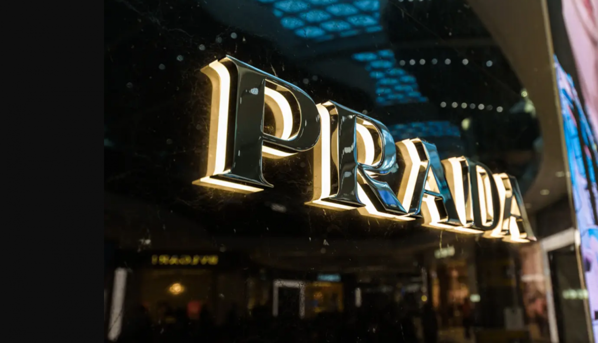 دار Prada تدعم اليونيسكو في مزاد علني