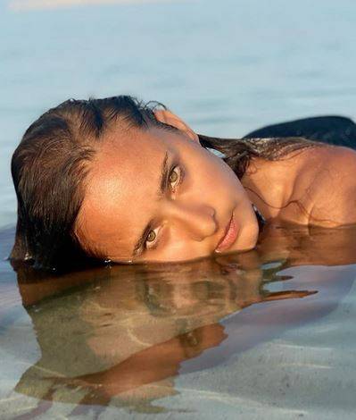 بالفيديو - نيللي كريم تُحدث ضجة بحديثها عن علاقة النساء بالرجال وما قالته عن الحيوانات المنوية