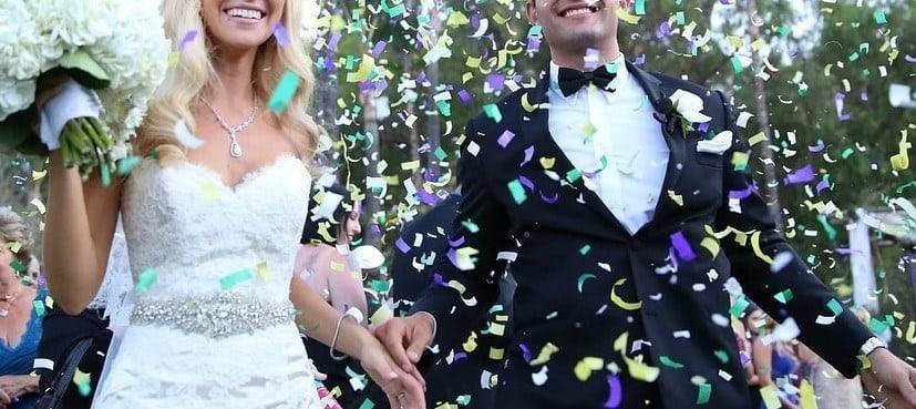 بالفيديو - الزوجة الأولى تقتحم زفاف زوجها من الثانية وتفضحه