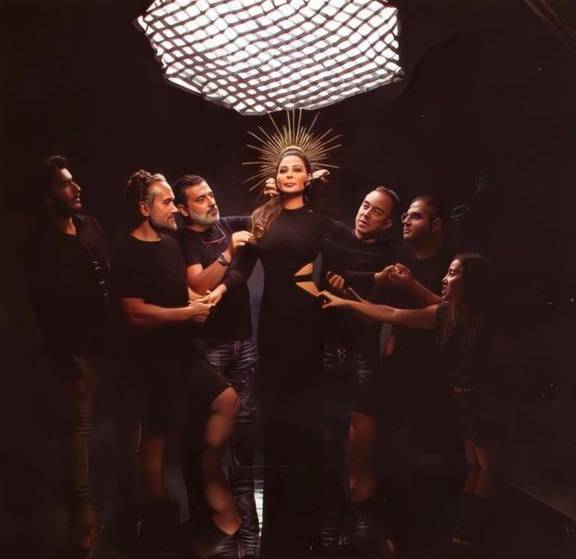 إليسا تحتفل بمسيرة 20 عاماً في عالم الفن بفيديو وهدية للجمهور