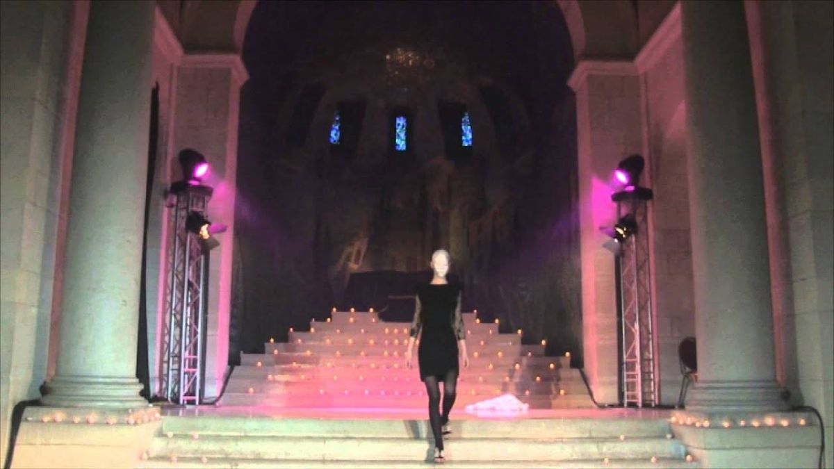 هذا اللون يتصدر صيحات موضة فصل الخريف