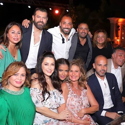 بالفيديو - النجوم يتفاعلون في حفل زفاف درّة... وخالد الصاوي يرقص بجنون