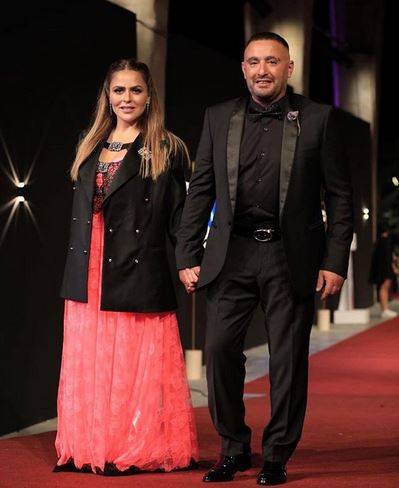 بالفيديو - أول تعليق من أحمد السقا على إطلالة زوجته المثيرة للجدل في الجونة