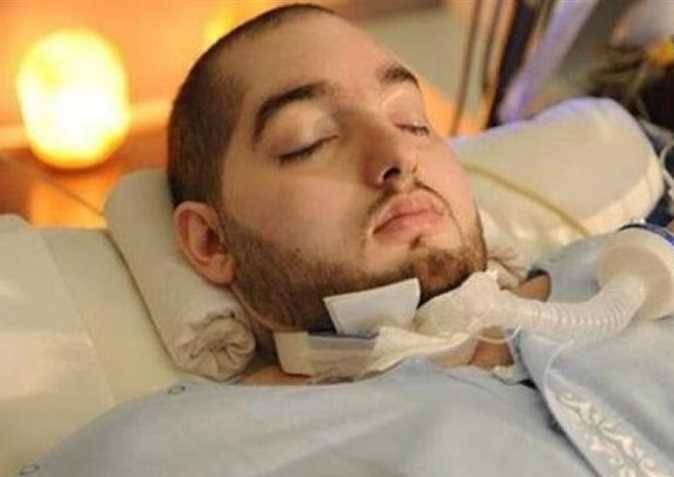 بالفيديو – بعد رأسه... الأمير النائم يحرّك يده ويستجيب للتحية