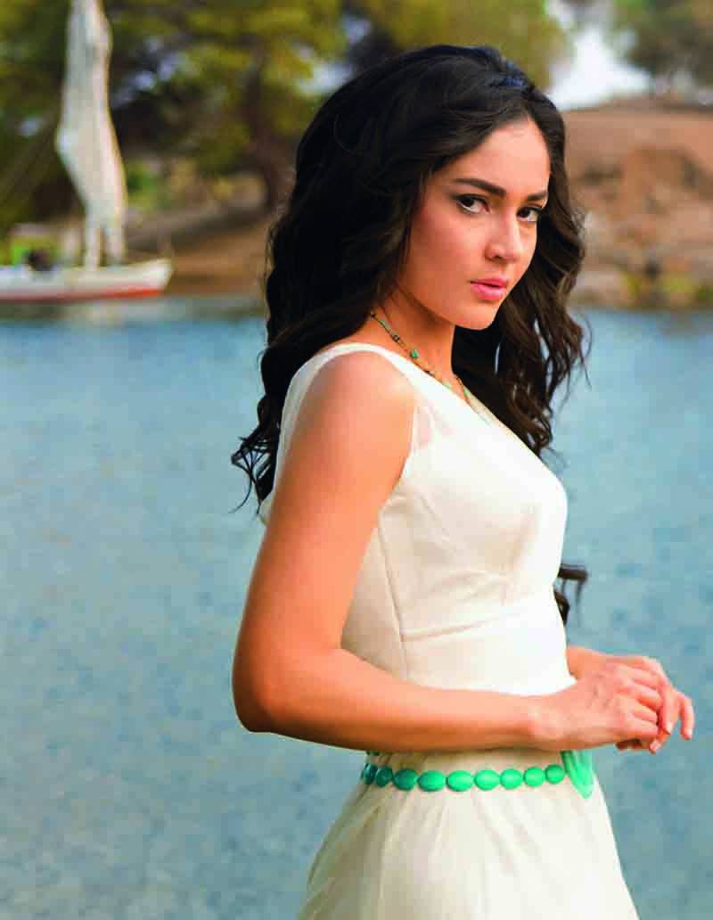 متابع يهاجم ندى موسى بقسوة وهي تجبره على حذف ما كتبه