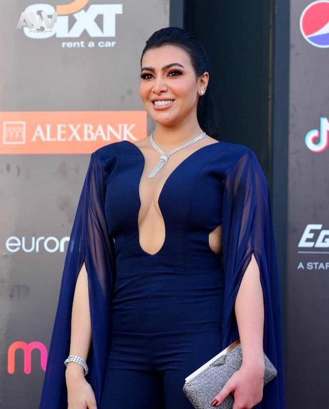 ميرهان حسين بأغرب تصريح عن ملابس النجمات في الجونة