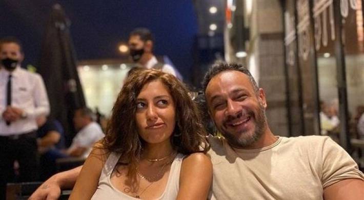 محمد عطية يروي للمرة الأولى قصة حبه وتفاصيل ارتباطه بخطيبته