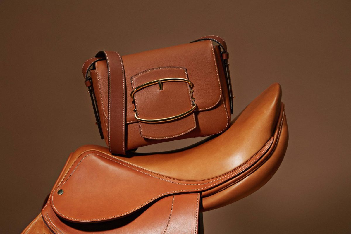 رحلة دار كارولينا هيريرا عبر العالم.. إبداع بنكهات مختلفة