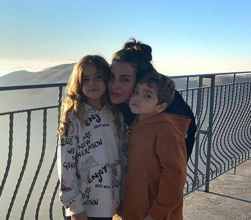 هجوم غير متوقع على ابنة نادين نسيب نجيم بسبب صورة وهي تردّ