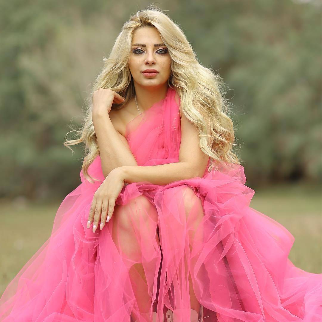 بالفيديو - مي حلمي تعيد الحديث عن أزمتها مع طليقها بسبب ما فعلته في الشارع