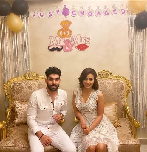 بالفيديو - رنا سماحة وخطيبها يكشفان أسرار علاقتهما في أول ظهور بعد الخطوبة