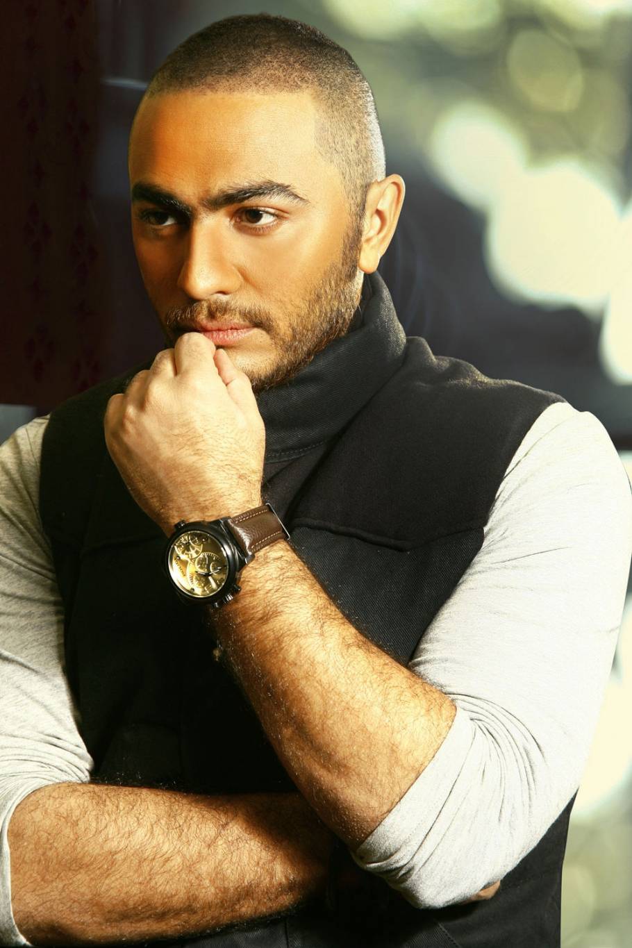 سعر ساعة تامر حسني الصادم حديث السوشيال ميديا.. ومحمد هنيدي يعلق!