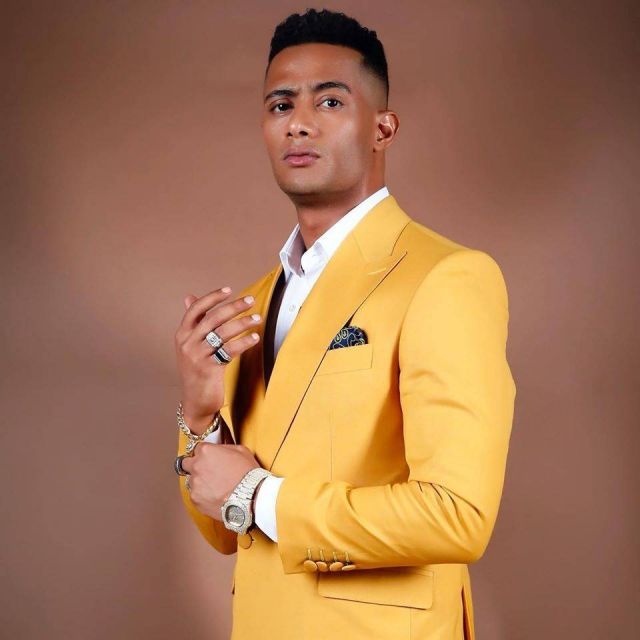 محمد رمضان يحيّر جمهوره بصورة من الإمارات