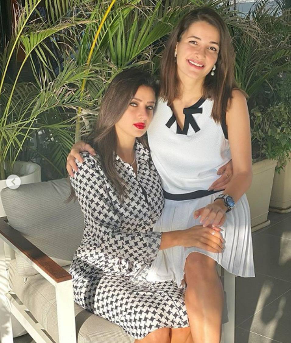 هجوم حاد على رضوى الشربيني بسبب إبنة أصالة