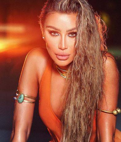 بالفيديو - مايا دياب في موقف مضحك مع والدتها بسبب طنجرة